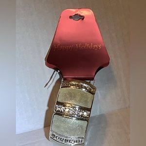 NWT cream and rhinestone stretchy bracelet